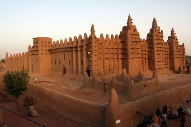 Mali Djenna Mosque in Timbuktu.jpg